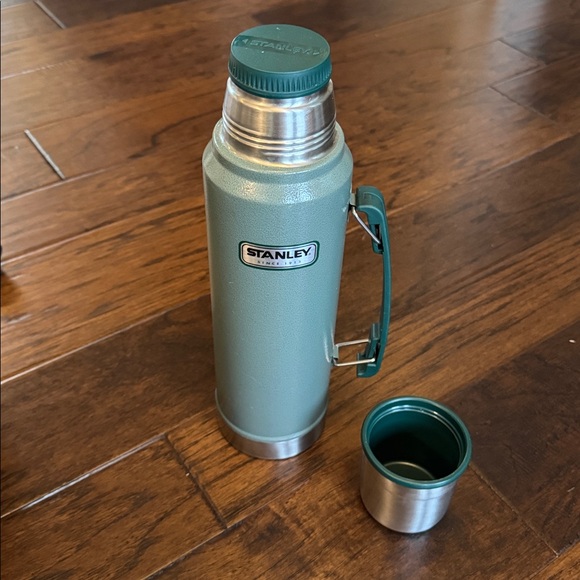 Vintage Stanley 1 liter thermos w coffee cup - Picture 4 of 5